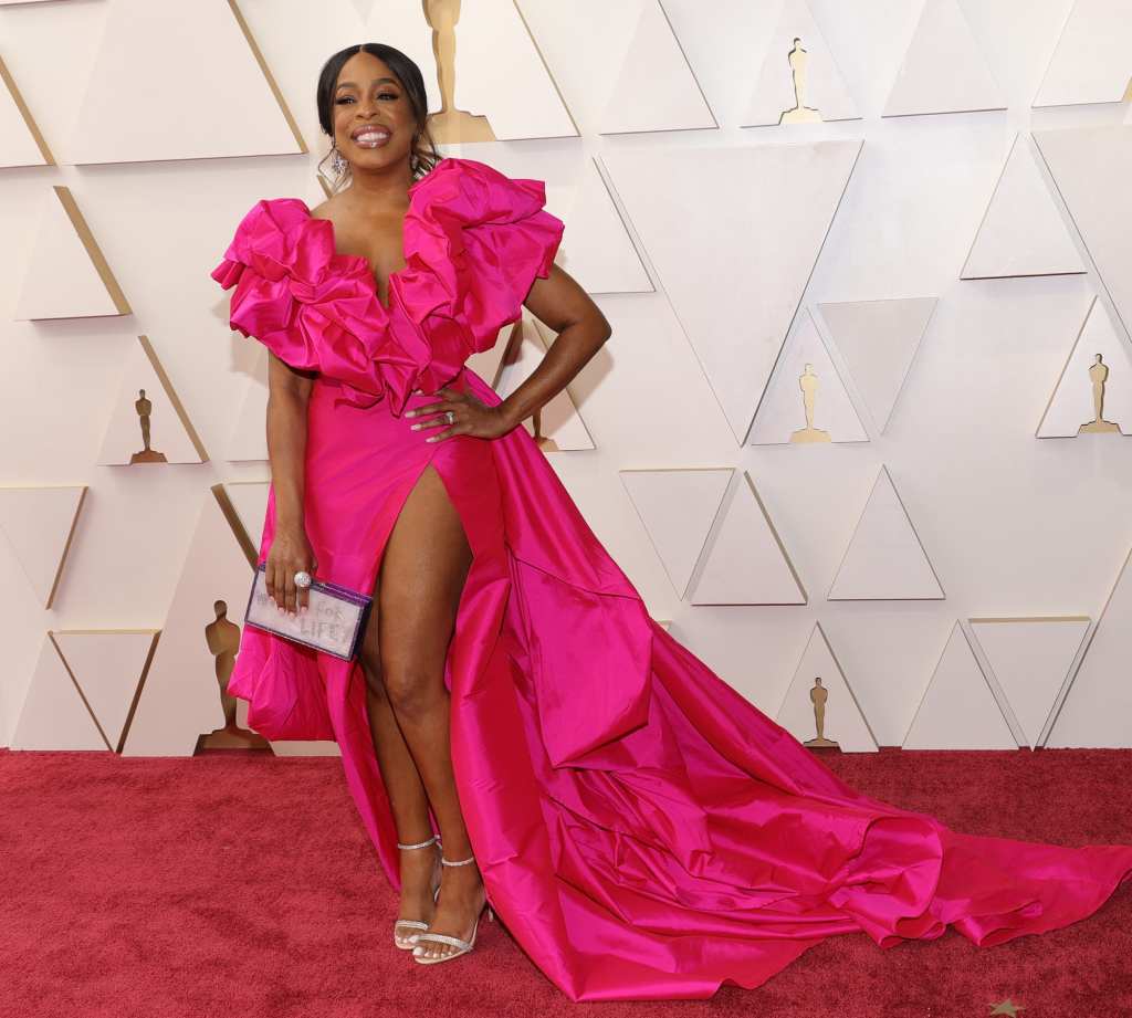 Niecy Nash on the Oscars' Red Carpet 2022