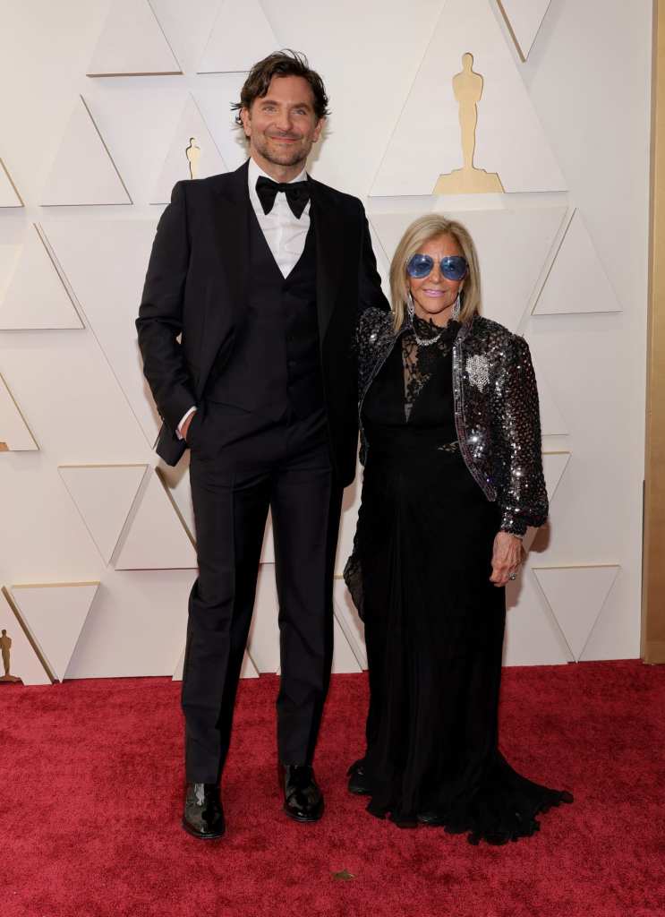 Bradley Cooper & Gloria Campano on the Oscars' Red Carpet 2022