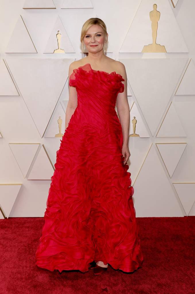 Kirsten Dunst on the Oscars' Red Carpet 2022